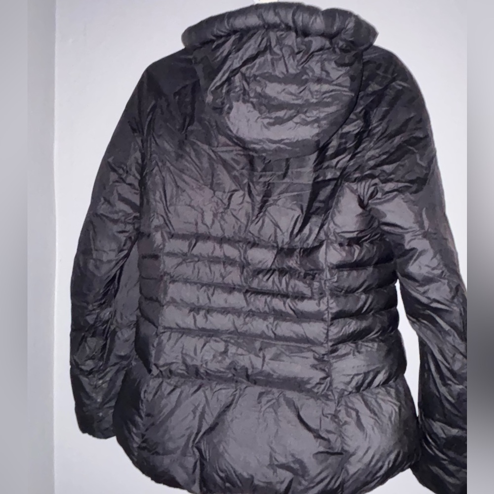 Authentic The North Face Women's Black Jacket - Picture 2 of 4